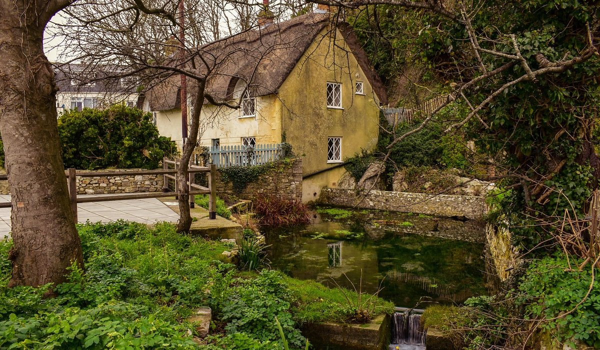 Finding Calm Through Simple Breathing Outdoors